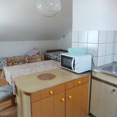 Appartement 1 *